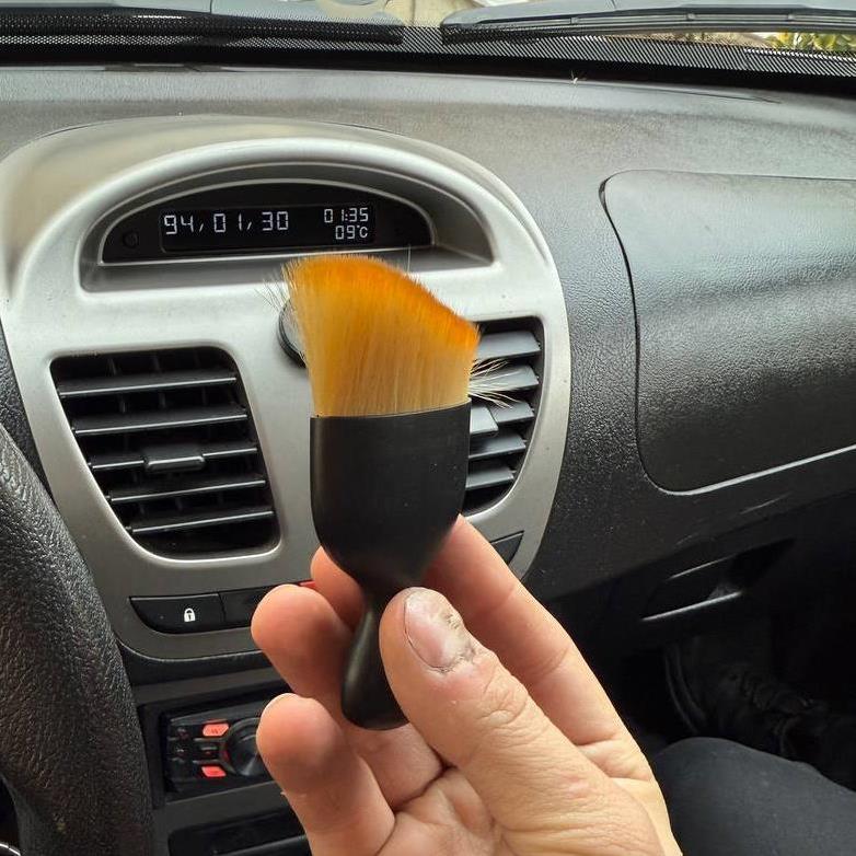 براش پاک کننده داشبرد 15412d6a-c4f5-42f0-8287-fed52e091717.jpg
