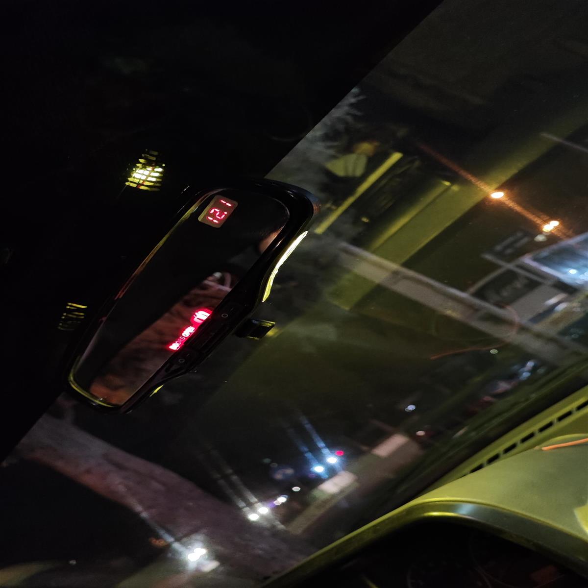 آیینه کاپریسی 4de75fce-c69f-4114-a8bb-5a5531b352ac.jpg