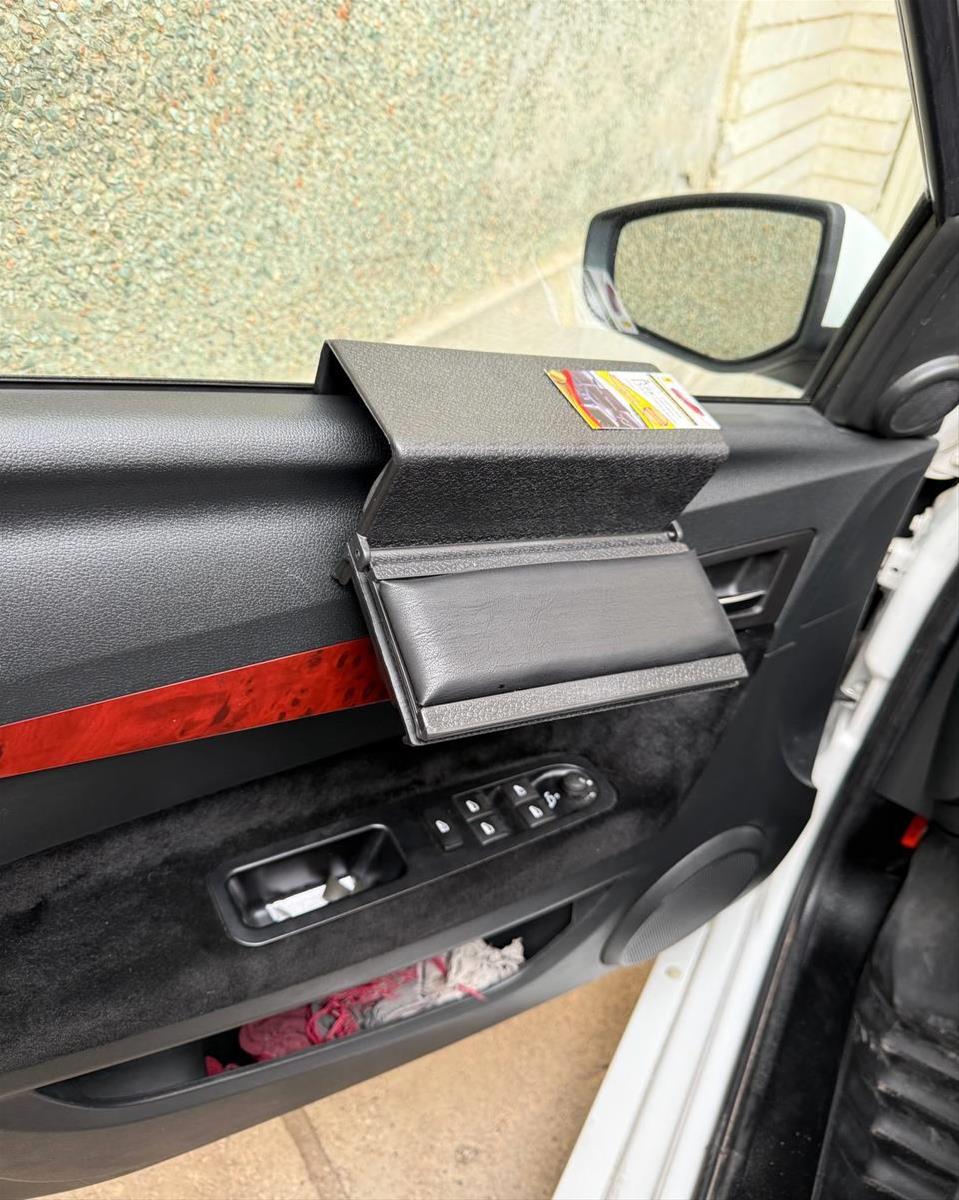 زیر دستی خودرو (زیر ساعدی) 6825d9ba-010c-4261-9b70-b3d7f0edd3ab.jpg