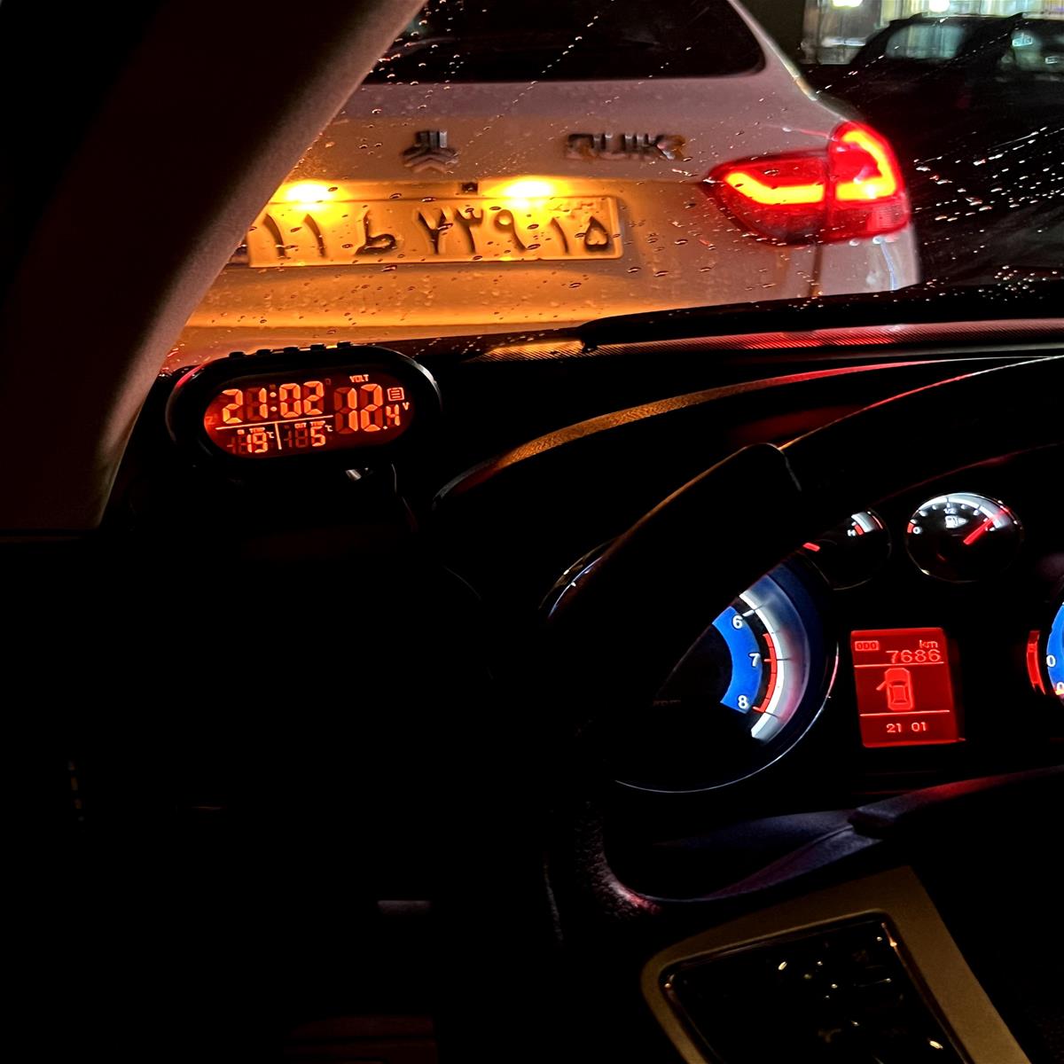 ساعت رو داشبردی یونیورسال 879f5562-7095-4fcc-a2e9-43d52061fcaa.jpg