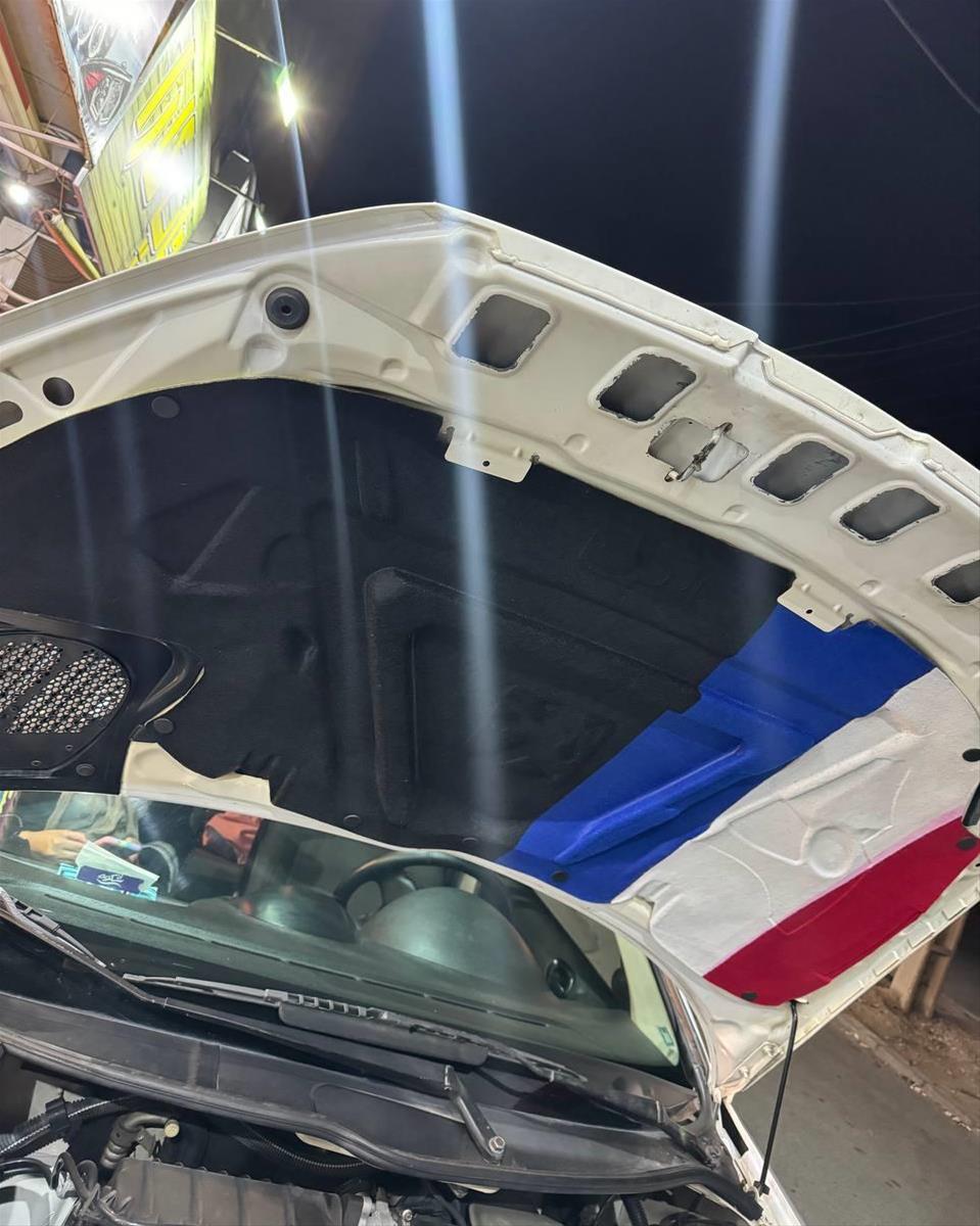 نمد رنگی کاپوت خانواده پژو 9ddf8306-9ff7-434c-bb0c-569e5f8938e9.jpg