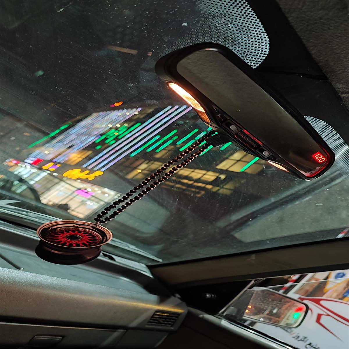 آیینه کاپریسی a8667bd9-7939-4535-8039-e8ad1cc39c96.jpg