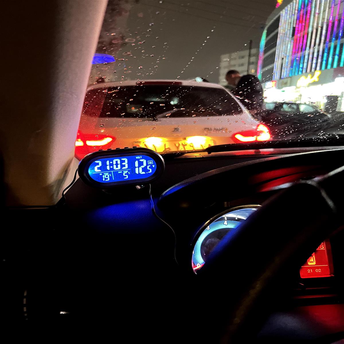 ساعت رو داشبردی یونیورسال cec84f64-19cc-46c4-b422-d1527377a6c1.jpg