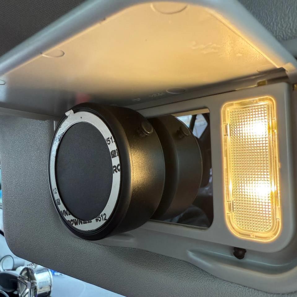 جاموبایلی شارژی وکیومی f1a90d77-3dbe-4229-94a8-3cd81c71916f.jpg